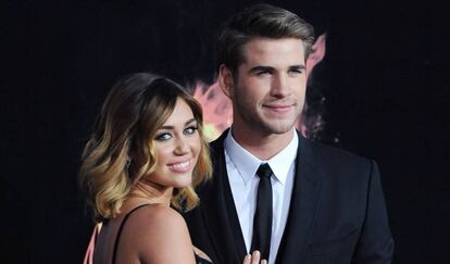 Liam Hemsworth y Miley Cyrus en el estreno de 'Los juegos del hambre'.