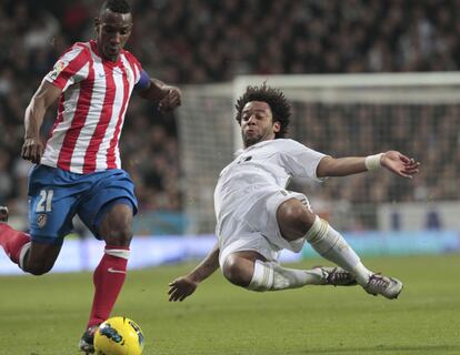 Perea y Marcelo en el Real Madrid 4 - Atltico 1 de la Liga 2011/12.