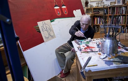 Eduardo Arroyo, en su estudio de Madrid.