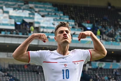 Patrik Schick celebra el gol contra Croacia.