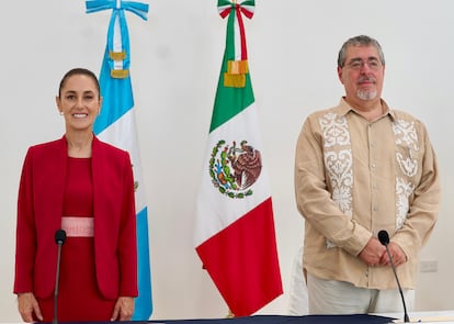 Claudia Sheinbaum y Bernardo Arévalo, este viernes en Petén (Guatemala). 