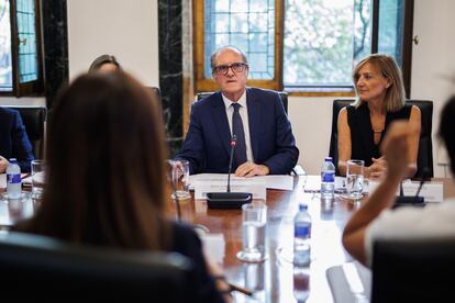 Ángel Gabilondo y la adjunta segunda al Defensor, Patricia Bárcena García, al inicio de la segunda reunión de la Comisión Asesora del Defensor del Pueblo.