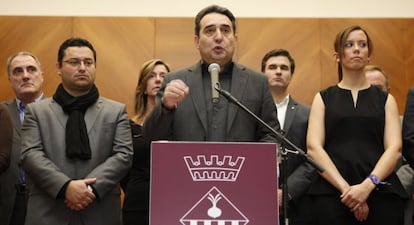 Bustos atiende a los medios tras el estallido del 'caso Mercurio'.