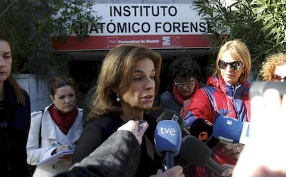 La alcaldesa de Madrid, Ana Botella, a la llegada al Instituto anatómico Forense.