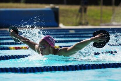 Mireia Belmonte entrenant-se el 2014.