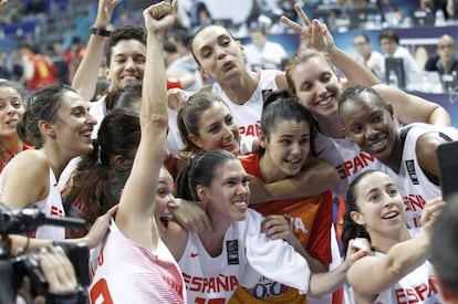 La selecci&oacute;n espa&ntilde;ola celebra el pase a la final.