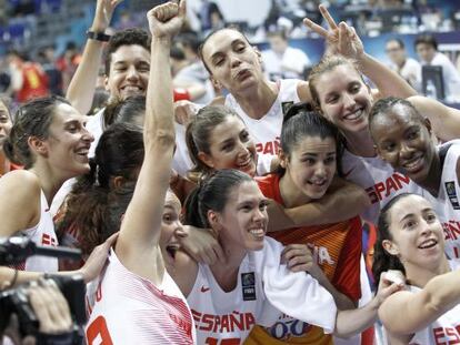 La selecci&oacute;n espa&ntilde;ola celebra el pase a la final.