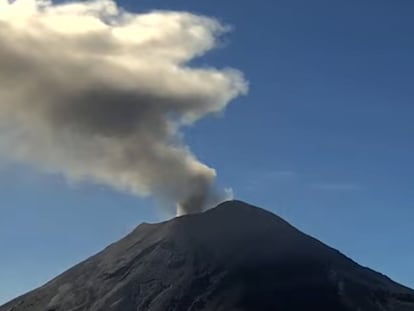 El volcán Popocatépetl la mañana del 18 de noviembre 2024.