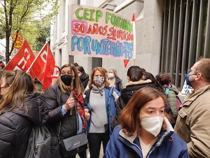 Concentración frente a la Consejería de Hacienda y Función Pública el pasado 5 de abril, en una imagen cedida por CC OO.