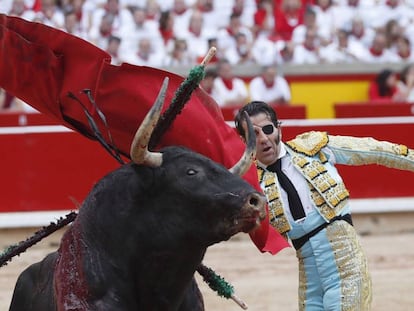 El diestro Juan José Padilla en la faena a su segundo toro.