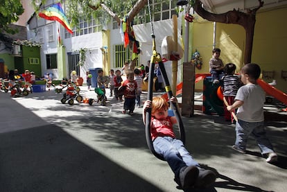 Alumnos de la cooperativa de enseñanza infantil, en las instalaciones de la <b><i>escoleta </b></i>El Trenet de Valencia.