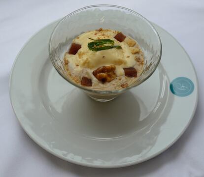 Postre de queso y nueces y membrillo "de otra manera"