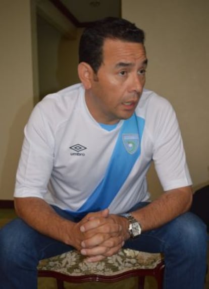 Jimmy Morales, con la camiseta de la selección guatemalteca.