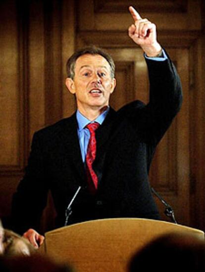 Blair, ayer en Downing Street.