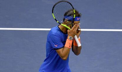 Nadal se lamenta en su partido ante Pouille