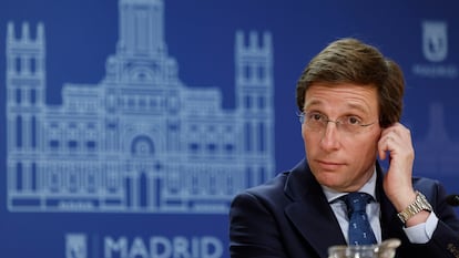 El alcalde de Madrid, José Luis Martínez-Almeida, en una rueda de prensa.