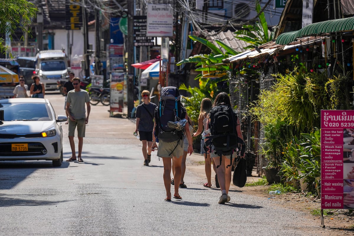 Six foreign tourists die due to poisoning with adulterated liquor in Laos. international