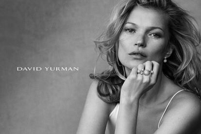 DAVID YURMAN: OTOÑO-INVIERNO 2015. De nuevo Kate Moss, en blanco y negro, posa sugerente ante el prestigioso objetivo del polaco.