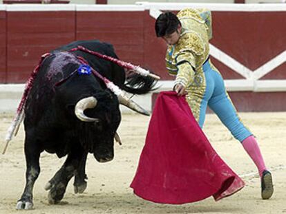 El primer toro de Francisco Rivera Ordóñez.