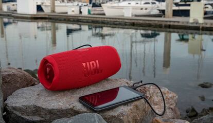 JBL Charge 5.