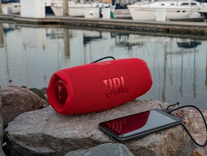 JBL Charge 5.