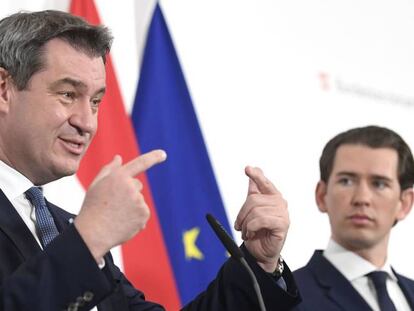 El canciller austriaco, Sebastian Kurz (derecha) y el jefe del Gobierno bávaro, Markus Söder, en confrencia de prensa en Viena el viernes.