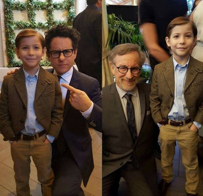 Jacob mimetizado con los directores J.J.Abrams y Steven Spielberg.