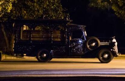 Dodge 'Carneiro', uno de los dos ejemplares encargados por el Ayuntamiento en 1937, a la entrada de Pereiró.