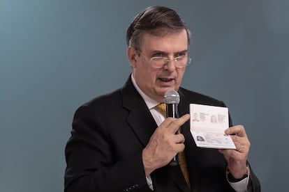 Pasaporte electrónico canciller Marcelo Ebrard