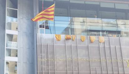 Senyeres a la delegació del Govern a Girona.