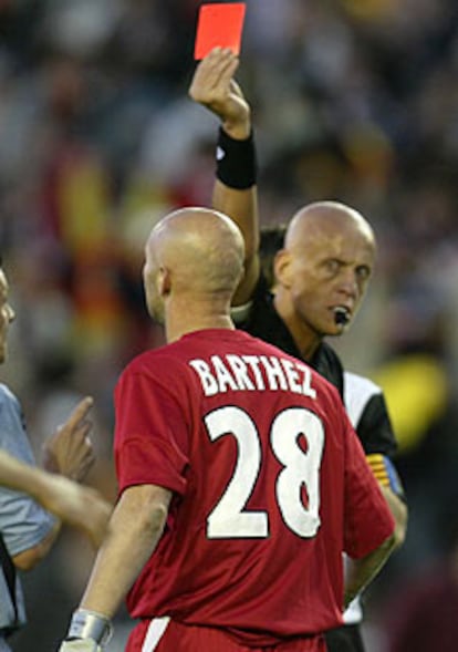 Barthez ve la roja.