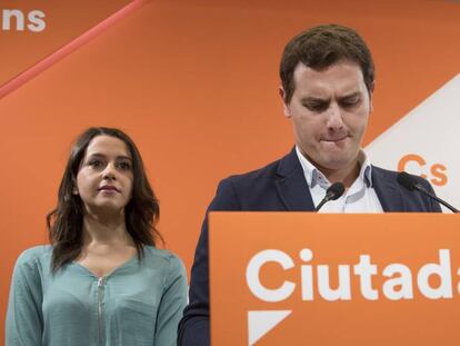 Albert Rivera e In&eacute;s Arrimadas tras el anuncio de la fecha y la pregunta del refer&eacute;ndum independentista.