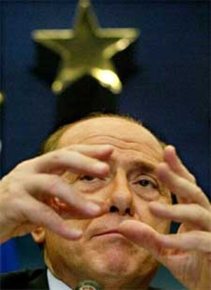 El primer ministro italiano, Silvio Berlusconi, ayer en Bruselas.