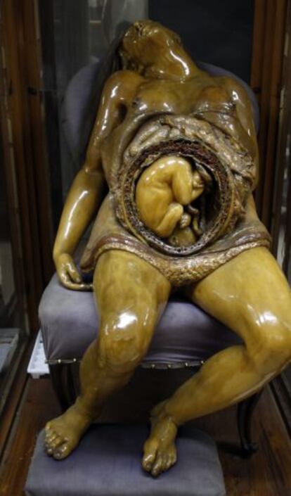 ‘The Mother’, by the sculptor Juan Cháez.