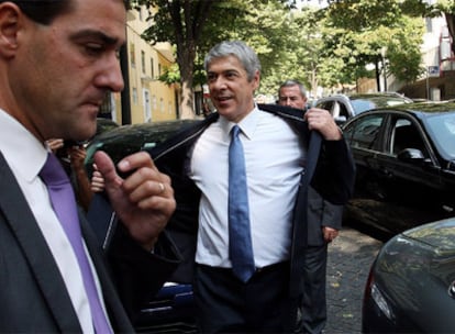 El socialista José Sócrates, tras votar en un colegio electoral del centro de Lisboa.