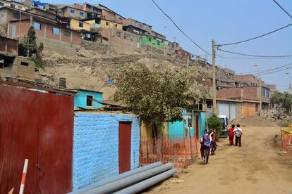 Los vecinos hicieron decenas de marchas pidiendo agua y saneamiento. La primera reunión para concretar el proyecto se produjo en 2010.
