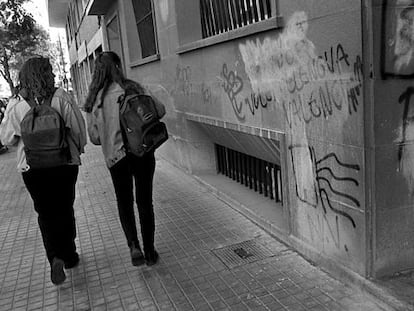 Pintadas contra la unidad ling&uuml;&iacute;stica de grupos anticatalanistas en Valencia a principios de los noventa.