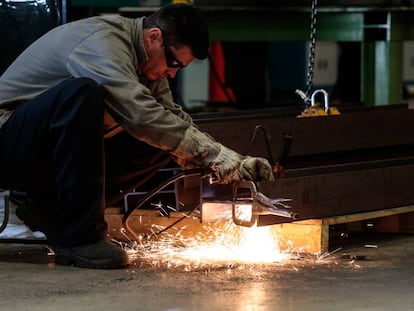 Queda da produ&ccedil;&atilde;o industrial faz arrecada&ccedil;&atilde;o federal diminuir.