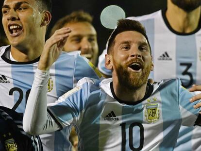 Messi celebra la clasificaci&oacute;n de Argentina.