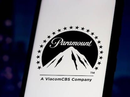 El logo de Paramount en un móvil.