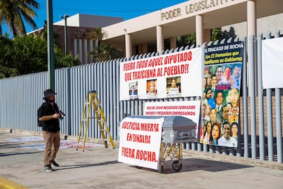 Pancartas en una protesta en Culiacán, Sinaloa, el 30 de enero de 2025.