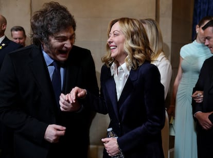 La primera ministra italiana, Giorgia Meloni, y el presidente de Argentina ,Javier Milei, este lunes en el Capitolio.