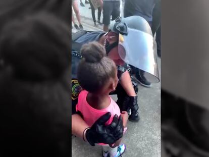 “¿Nos vas a disparar?”, la pregunta de una niña a un policía en Texas