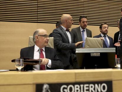 El Ministro de Hacienda, Crist&oacute;bal Montoro, en el Congreso. 