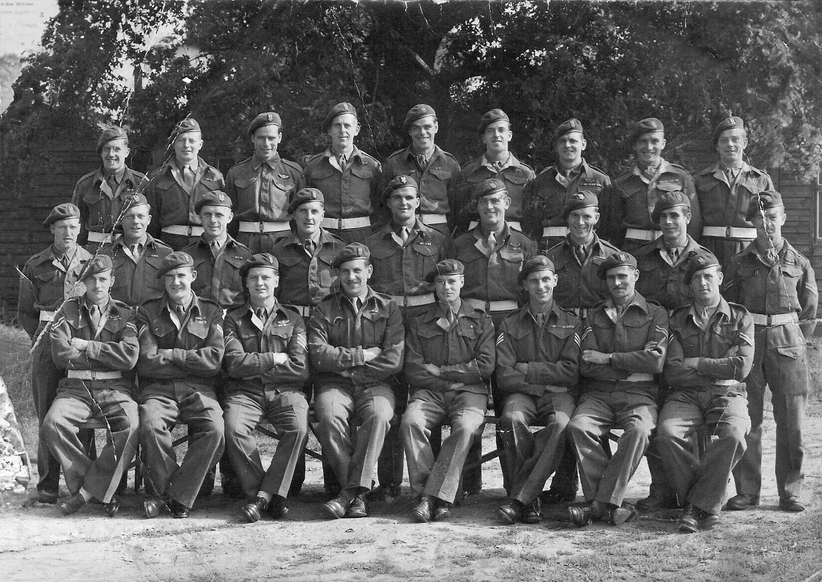 El equipo del 2º SAS de la operación TOMBOLA. Rafael Ramos esta en la segunda fila, segundo de la derecha. Francisco Geronimo en la ultima fila tercero de la izquierda. (Fuente: Colección Francisco Geronimo)