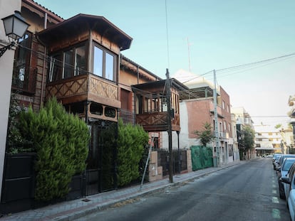 Una de las calles de la histórica Colonia Modernista, en el barrio de Guindalera.