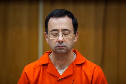 Larry Nassar escuchó su sentencia el 5 de febrero de 2018 en un tribunal de Michigan.