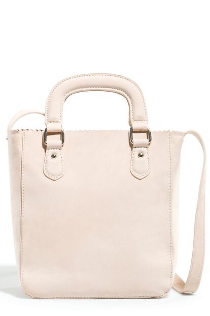 Por Laura Álvarez. Este shopping bag es perfecto para el día a día. Es de Zara y cuesta 69,95 euros.