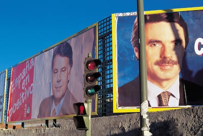 Vallas de Felipe González y de José María Aznar durante la campaña para las elecciones generales de 1996.
