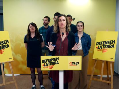 La cabeza de lista de la CUP, Laia Estrada, durante la presentación de su lema de campaña para las elecciones catalanas del 12M, a finales de abril.